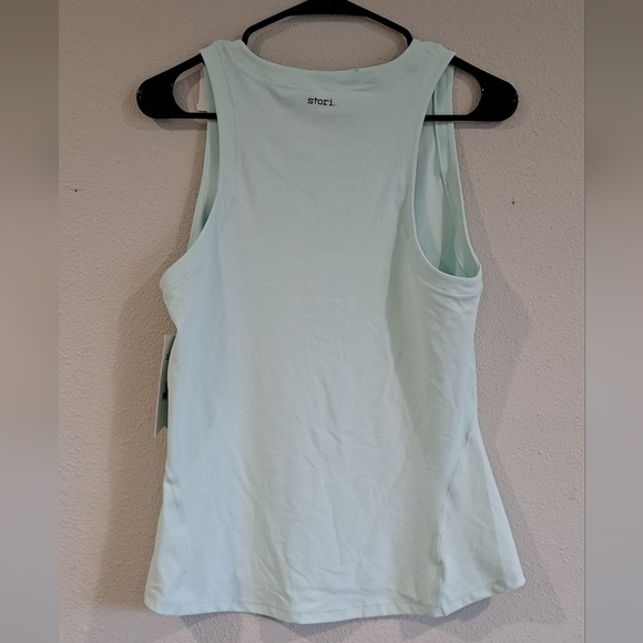 NWT- Women's Stori Fitted Exercise Tank Size 12 - Picture 4 of 4